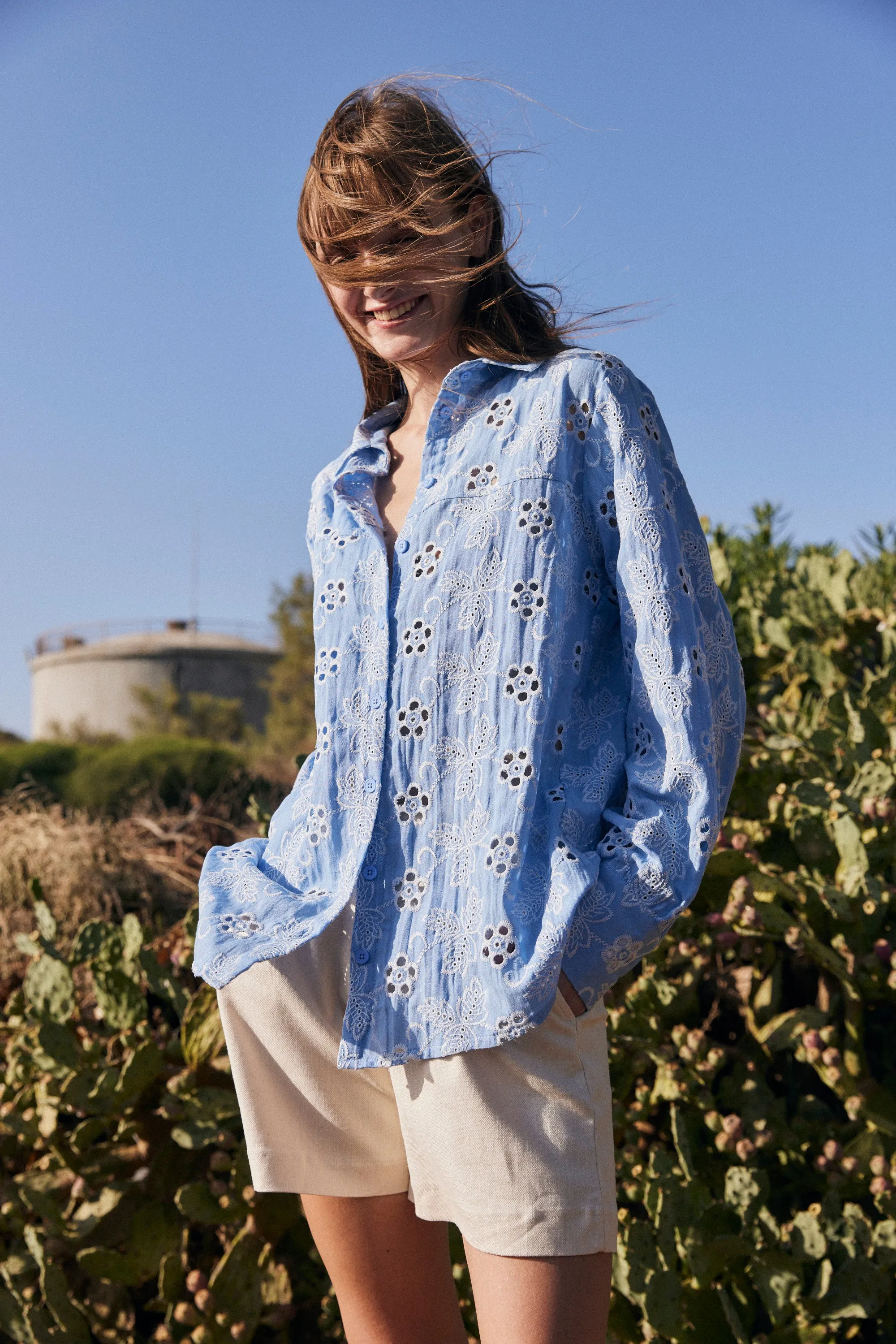 Capri embroidery blouse