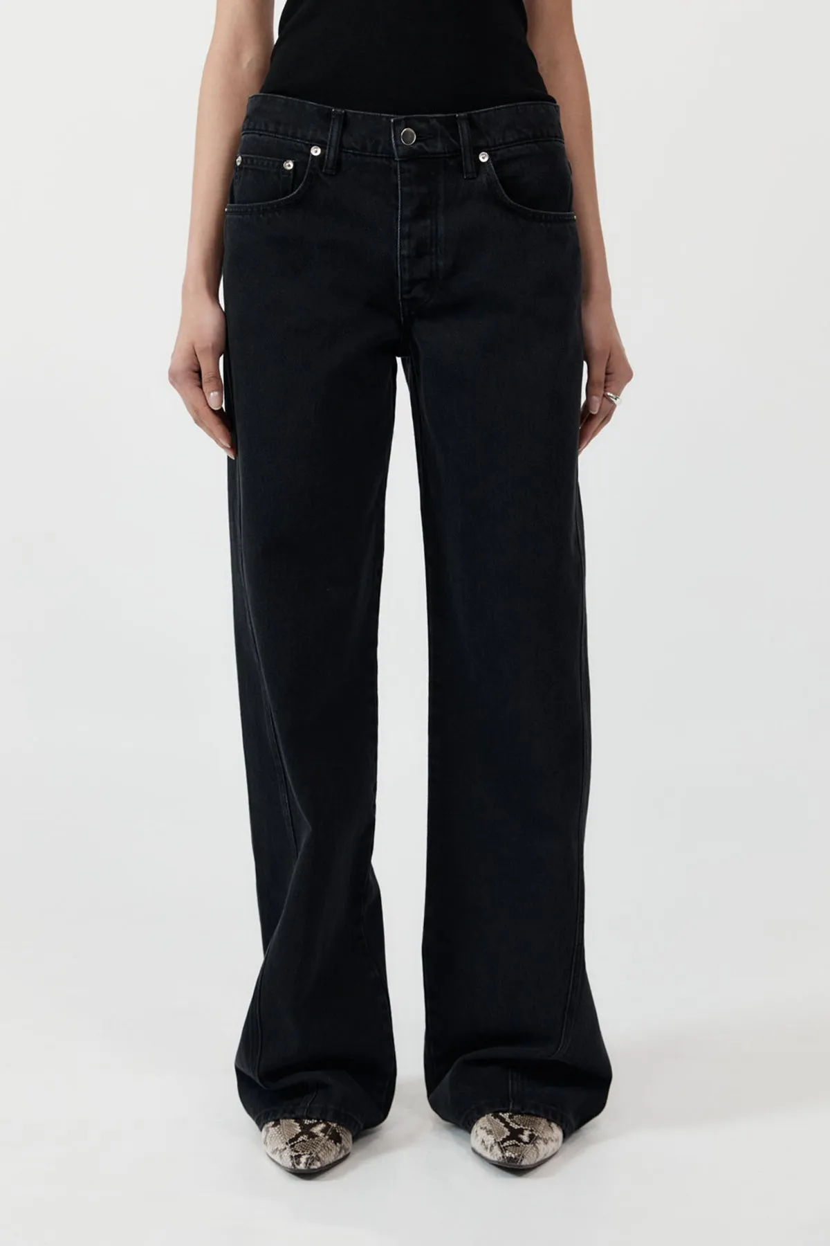 Low Rise Jeans - Washed Black